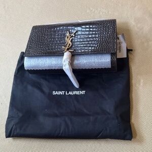 YSL - Saint Laurent - Medium Kate Tassel Bag – Crocodile –deep, chocolate brown